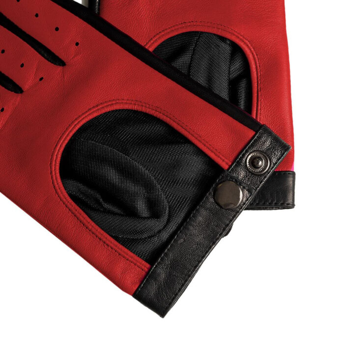 Rote Handschuhe