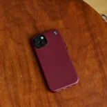 Burgunderrote iPhone-Hülle
