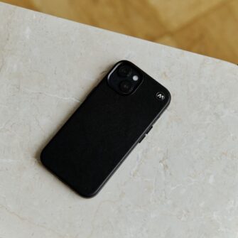 schwarze iPhone-Hülle, Foto von vorne